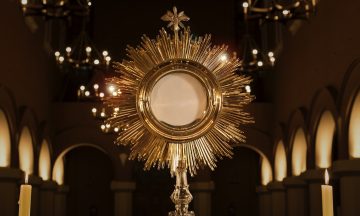monstrance-3483291_1920