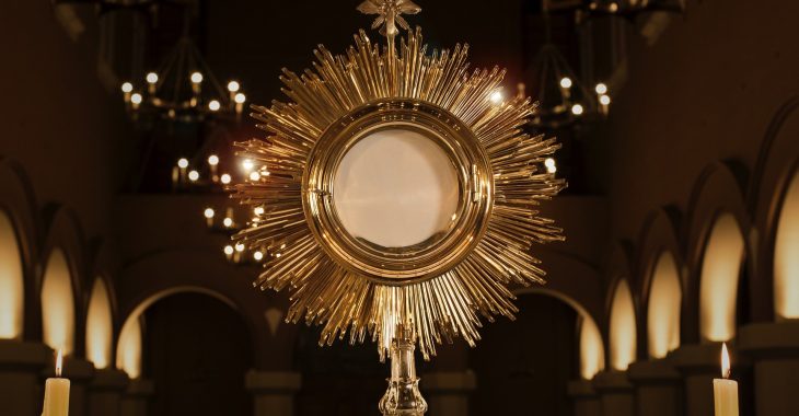 monstrance-3483291_1920