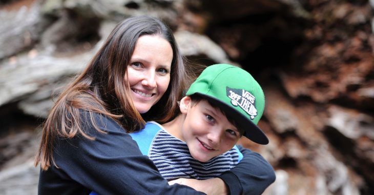 mother-and-son-2404328_1920