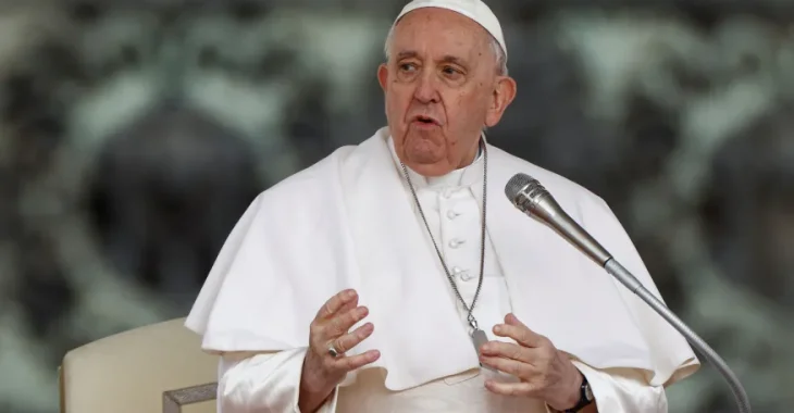Papa Francisco preside missa semanal na Praça de São Pedro, no Vaticano.
Guglielmo Mangiapane/Reuters (08.mar/23)