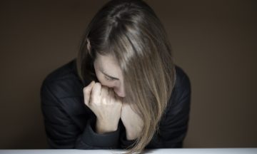 woman-gca22baf48_1920