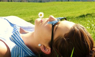 young-woman-2194038_1920