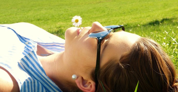 young-woman-2194038_1920